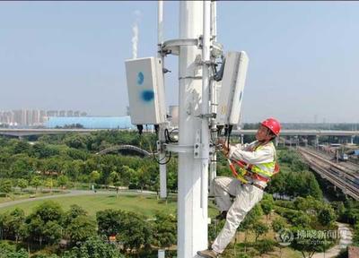 無(wú)懼夏日炎熱，以汗水“衛(wèi)”護(hù)通信服務(wù)——記通訊設(shè)備修理人員的堅(jiān)守與奉獻(xiàn)